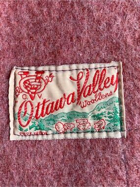 Vintage Ottawa Valley Woollens Wool Blanket Satin Trim Canada 64x80 Full/Twin